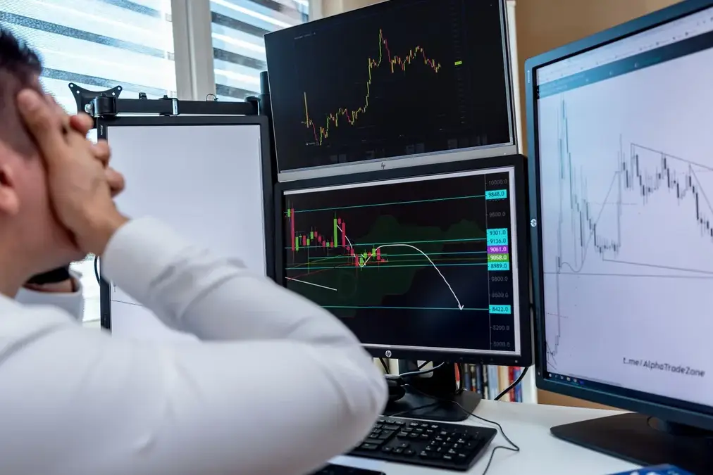 Editorial featured image for CEREVITY article on finance professional stress.